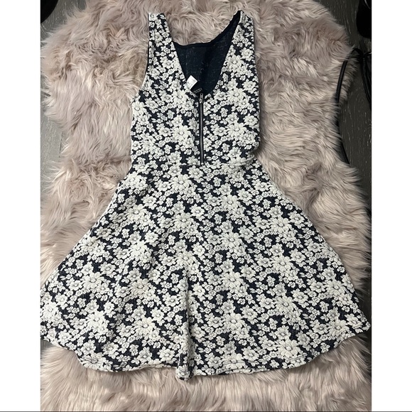 ‼️SUMMER SALE🏖️☀️‼️ Elegant A-line Dress (4)🤍 - Picture 1 of 4